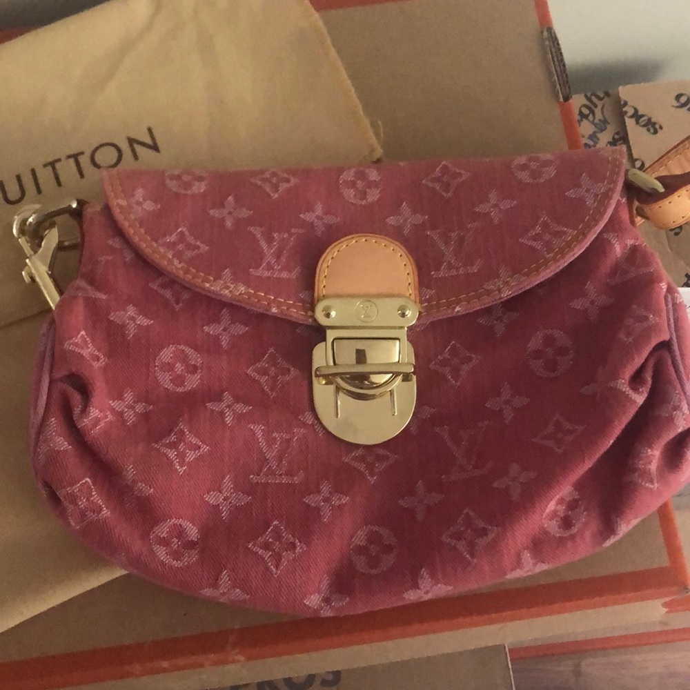 Authentic Louis Vuitton Purse - France ‘01